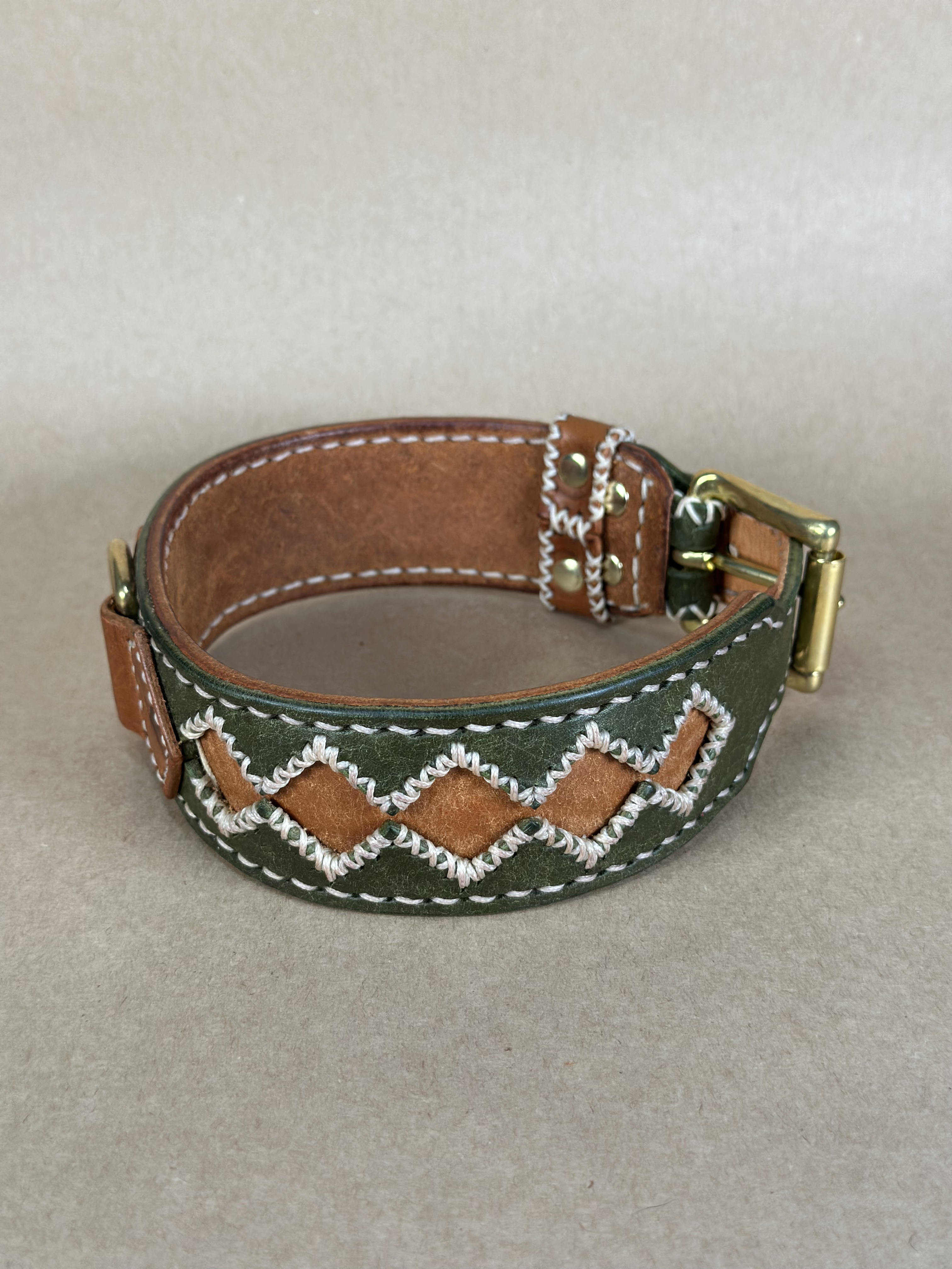 Collare per Cani Verde Olivo in Pelle Pieno Fiore