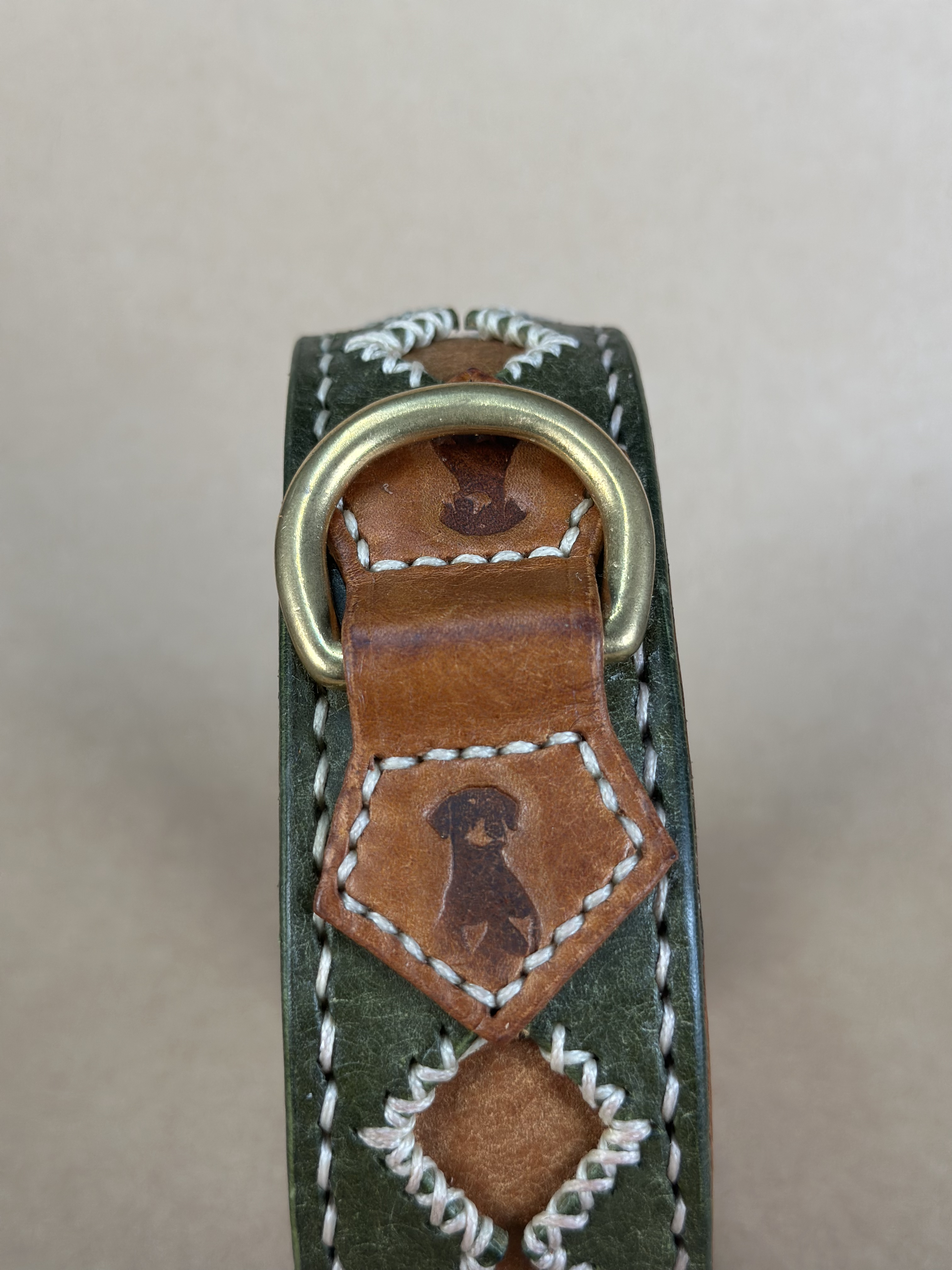 Collare per Cani Verde Olivo in Pelle Pieno Fiore