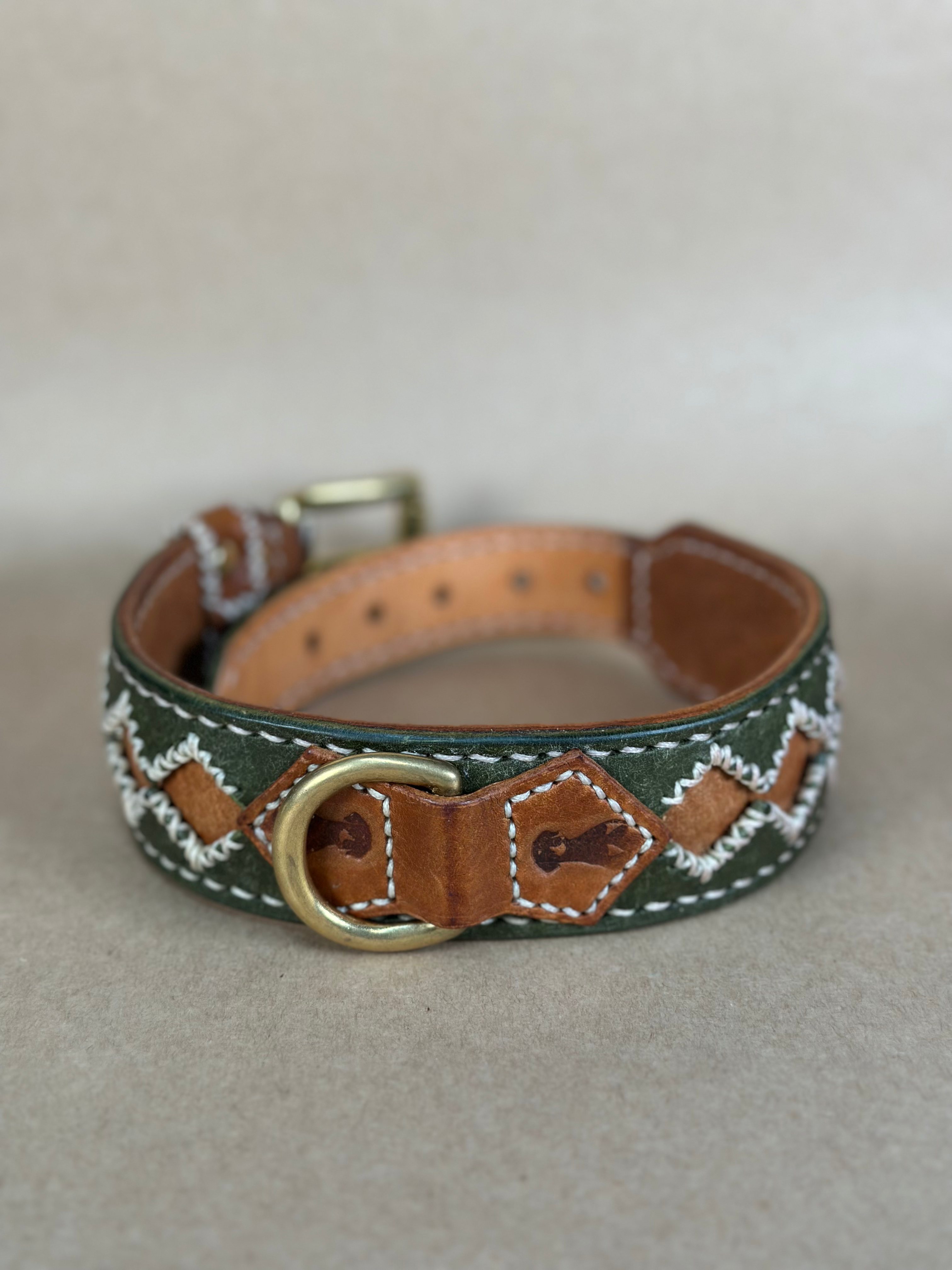 Collare per Cani Verde Olivo in Pelle Pieno Fiore