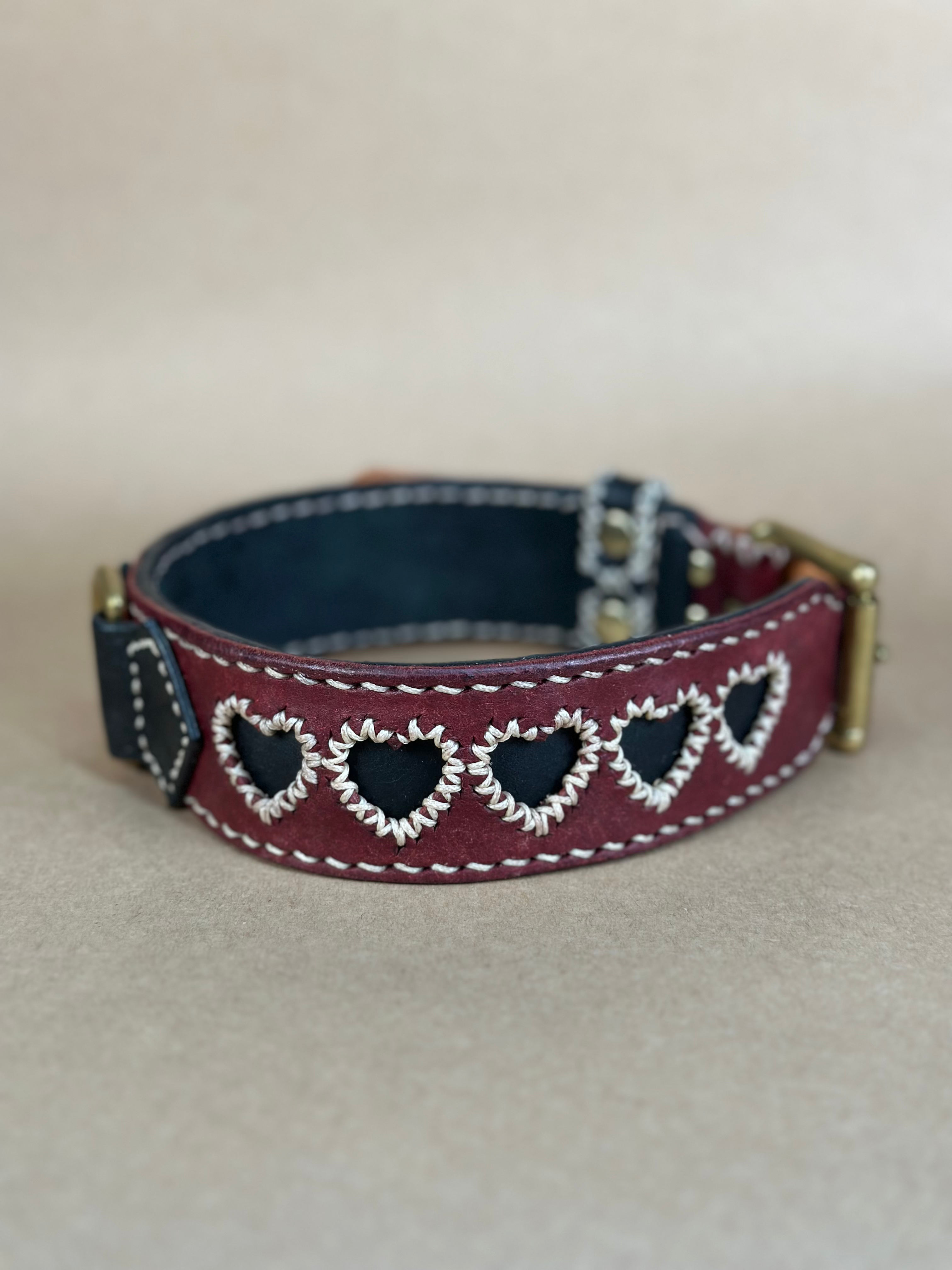 Collare per Cani Borgogna e Nero in Pelle Pieno Fiore