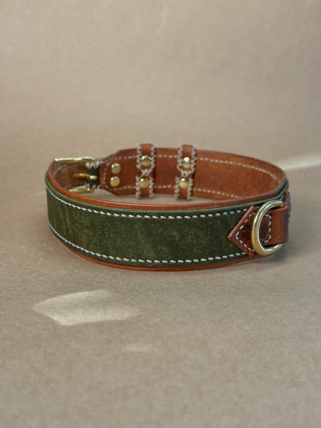 Collare per Cani Verde Olivo in Pelle Pieno Fiore